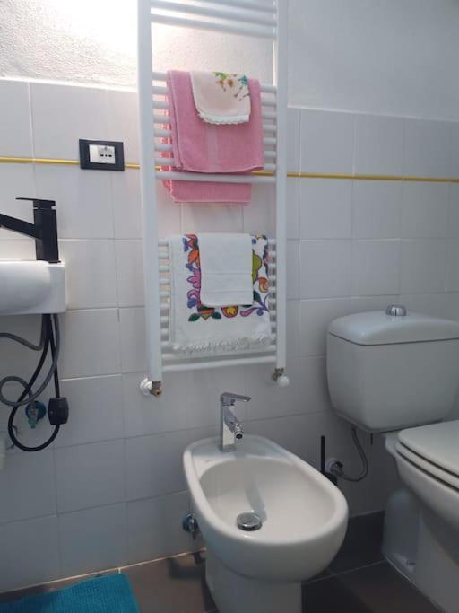 Appartamento Nel Borgo - Casa Del Pellegrino Sulla Via Francigena Aulla Exteriör bild