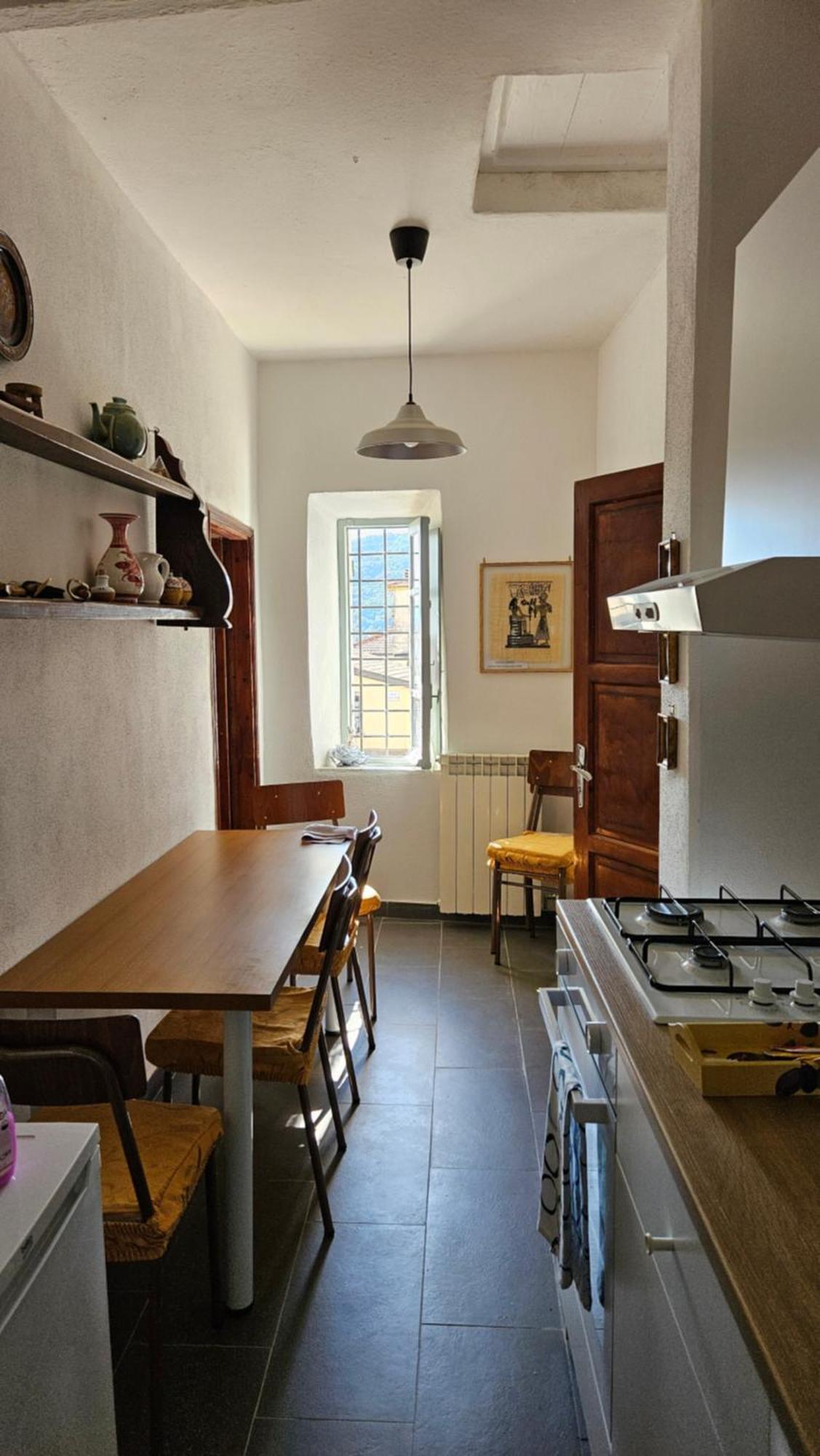 Appartamento Nel Borgo - Casa Del Pellegrino Sulla Via Francigena Aulla Exteriör bild